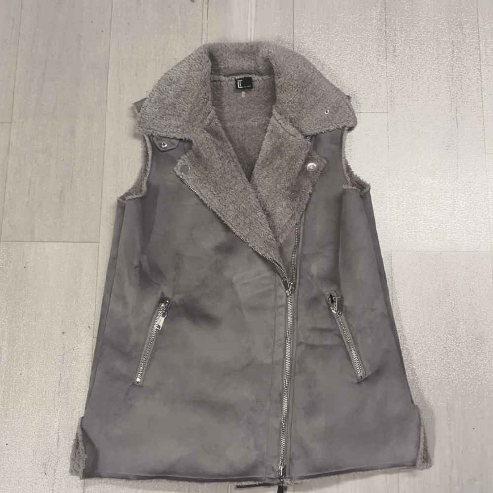 LOVE TOKEN Faux Fur Vest Gray Large